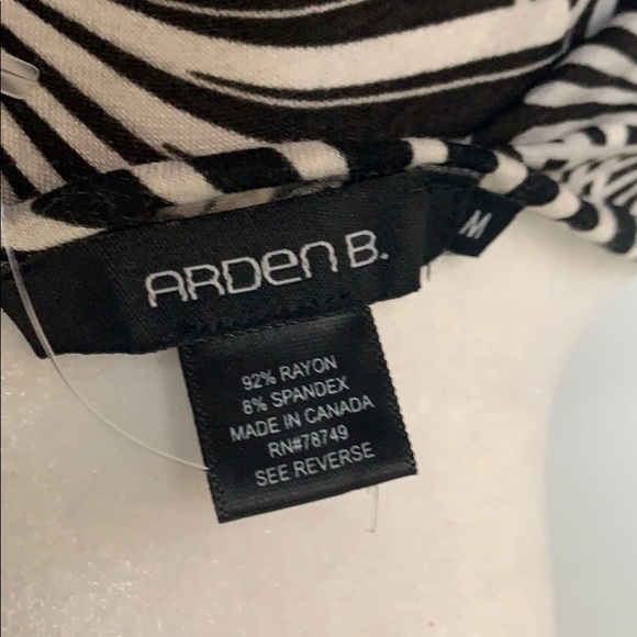 NWOT ArdenB Black and White Top - Picture 5 of 5